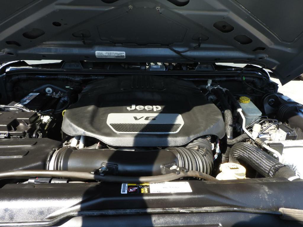 2015 Jeep Wrangler Image 12