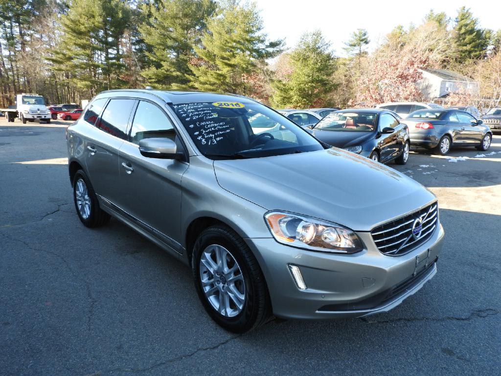 2016 Volvo XC60 Image 2