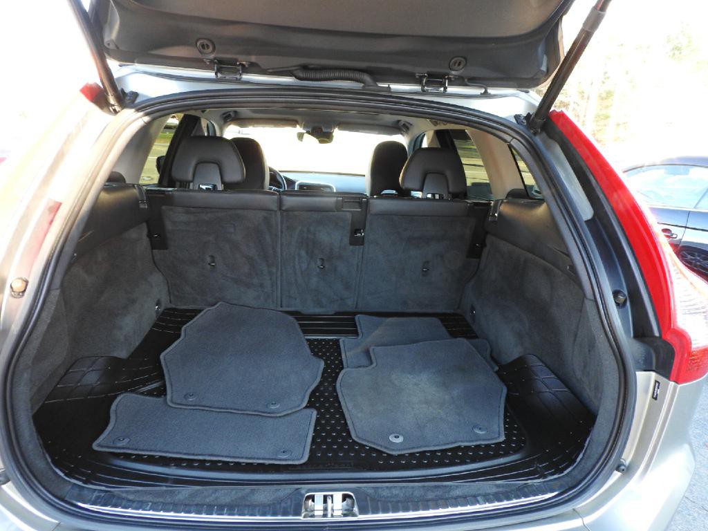 2016 Volvo XC60 Image 9