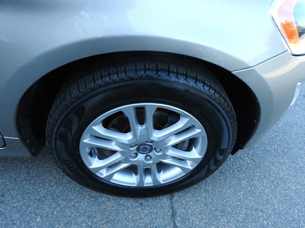 2016 Volvo XC60 Image 21