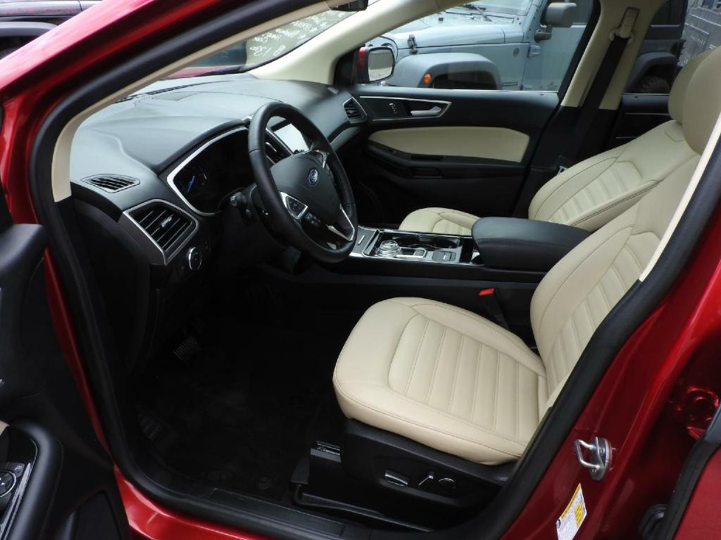 2019 Ford Edge Image 6