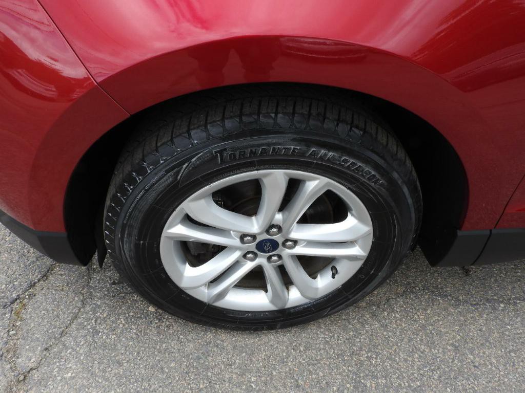 2019 Ford Edge Image 16