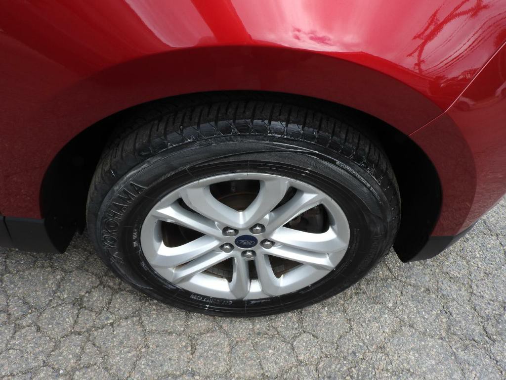 2019 Ford Edge Image 17