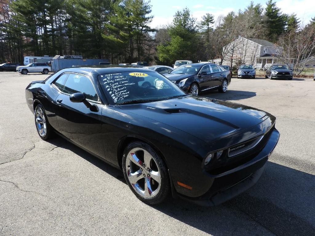 2014 Dodge Challenger Image 2
