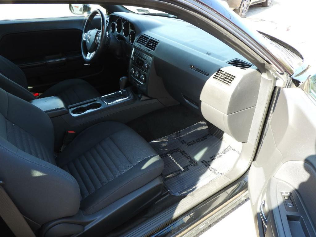 2014 Dodge Challenger Image 8