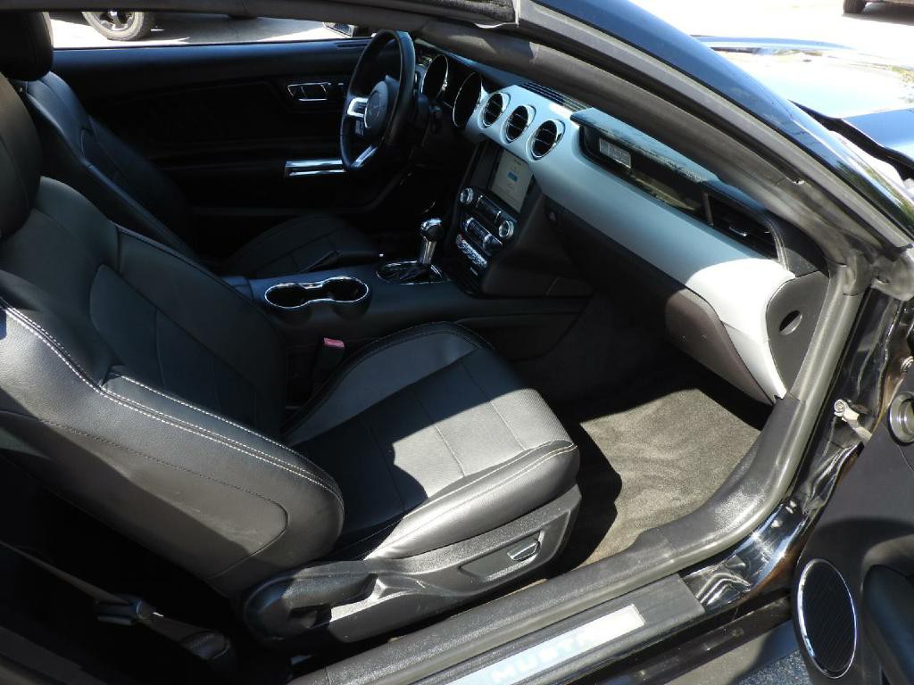 2017 Ford Mustang Image 12