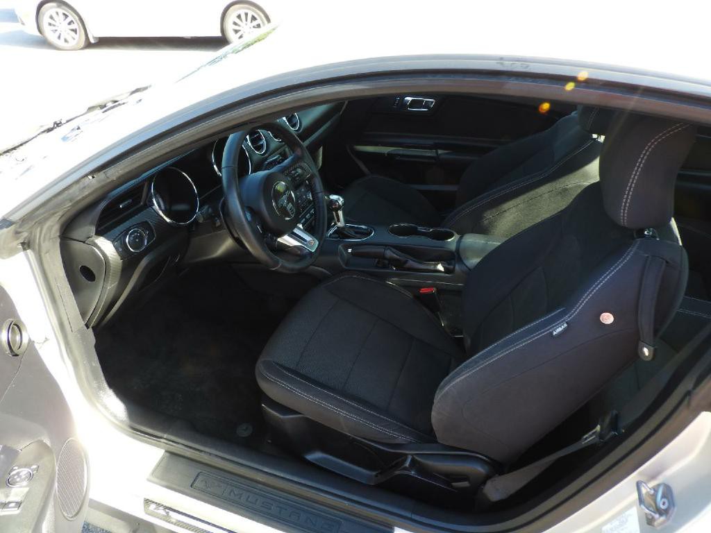 2017 Ford Mustang Image 6