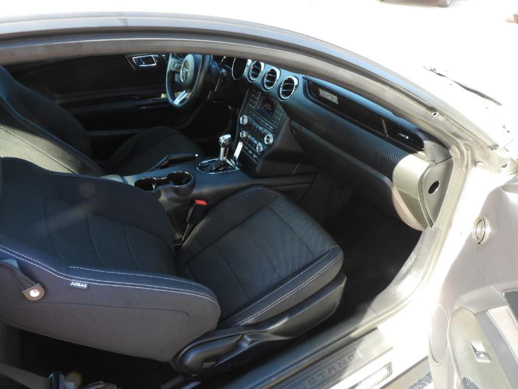 2017 Ford Mustang Image 7