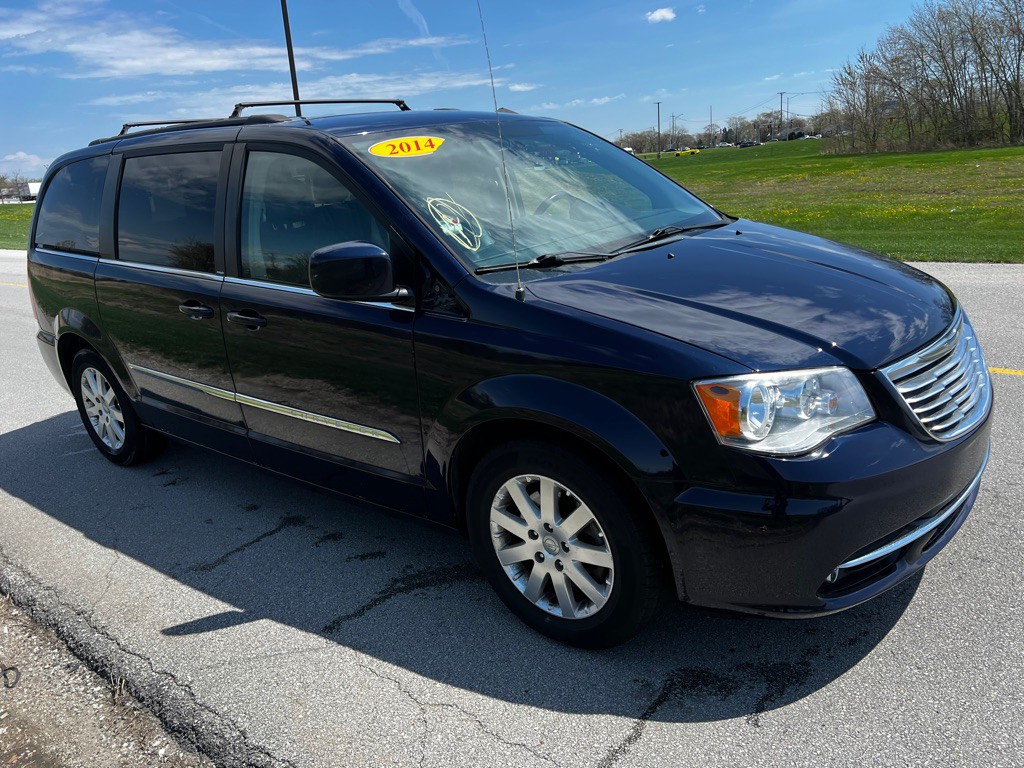 2014 Chrysler Town & Country Image 7
