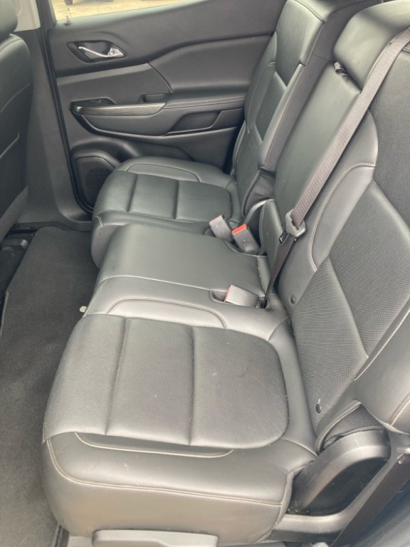 2023 GMC Acadia Image 13