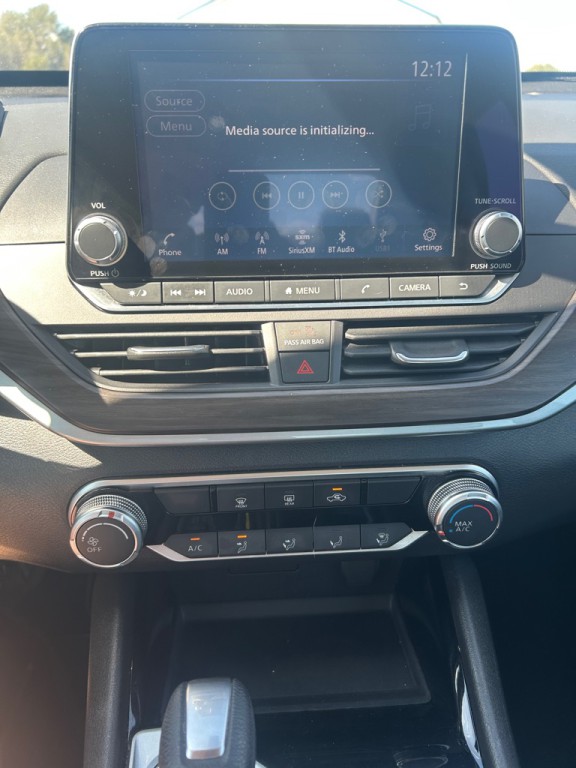 2024 Nissan Altima Image 10