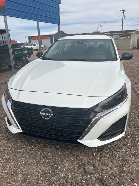 2025 Nissan Altima Image 1