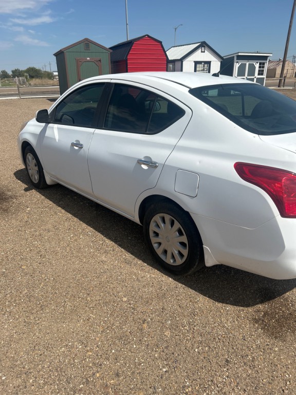 2012 Nissan Versa Image 4