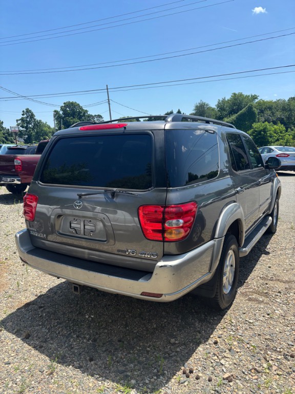 2003 Toyota Sequoia Image 3