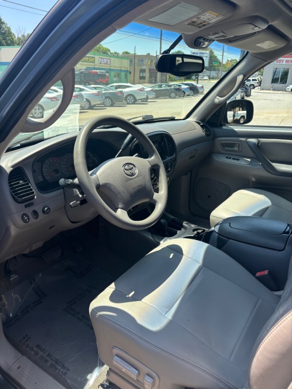2003 Toyota Sequoia Image 4
