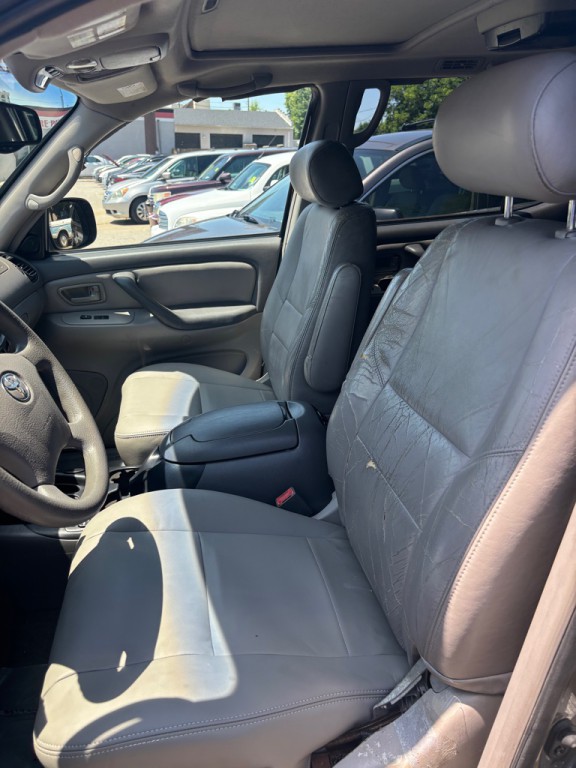 2003 Toyota Sequoia Image 7