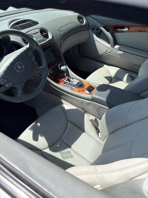 2003 Mercedes-Benz SL-Class Image 9