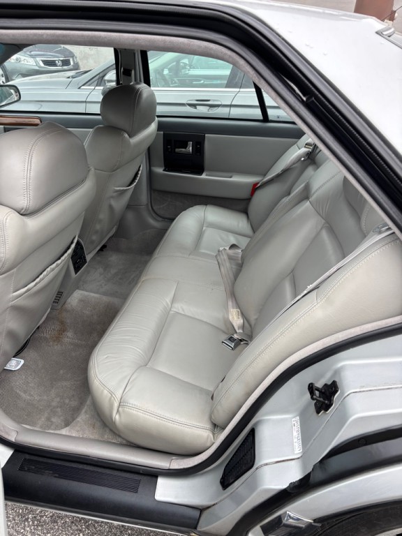 1992 Cadillac Seville Image 6