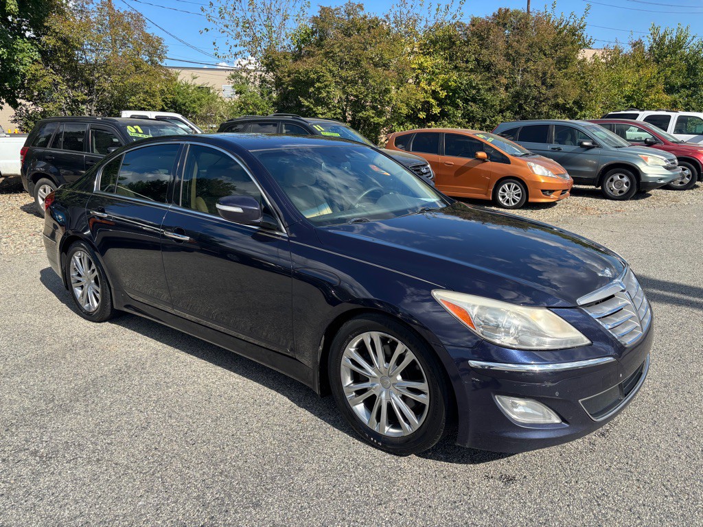 2012 Hyundai Genesis Image 2