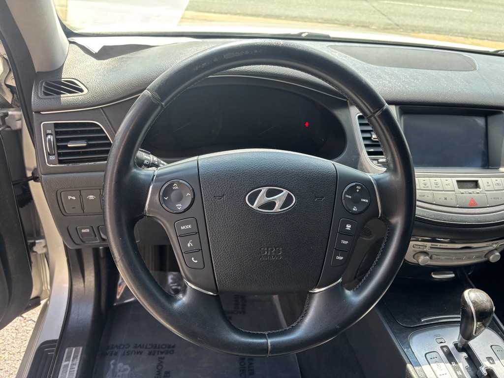 2013 Hyundai Genesis Image 5