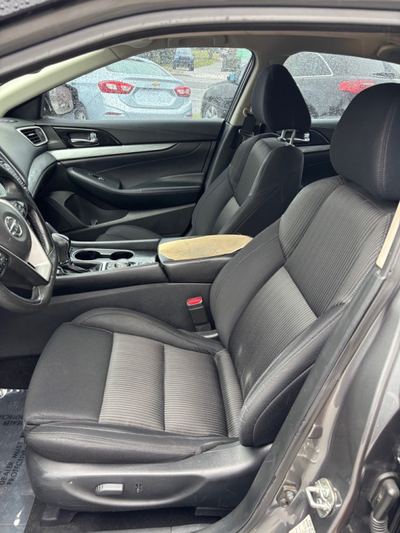 2016 Nissan Maxima Image 8