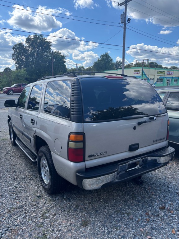 2004 Chevrolet Tahoe Image 3
