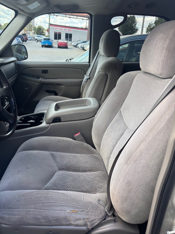 2004 Chevrolet Tahoe Image 7