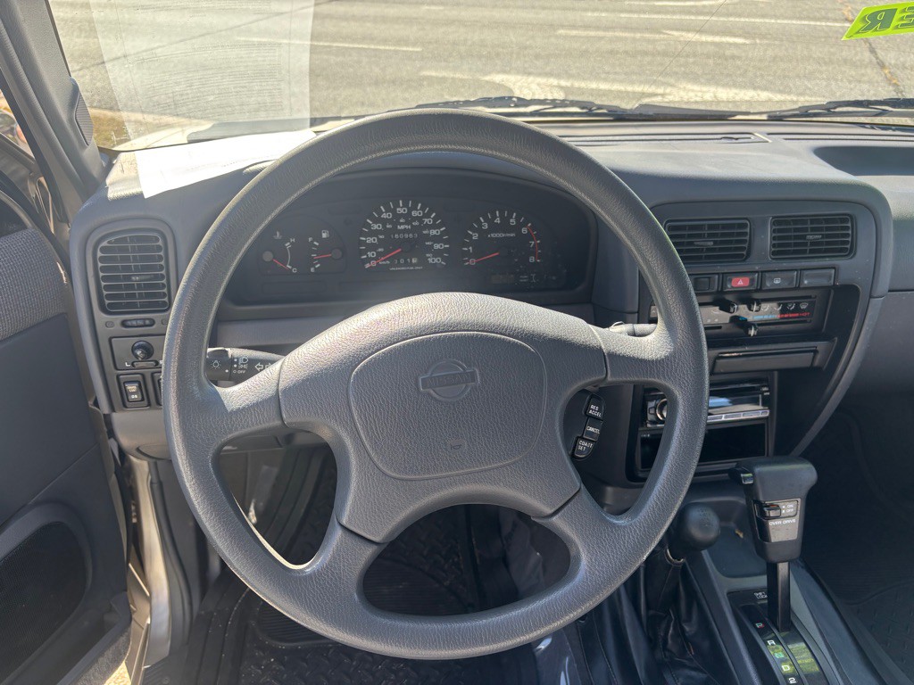 1995 Nissan Pathfinder Image 6