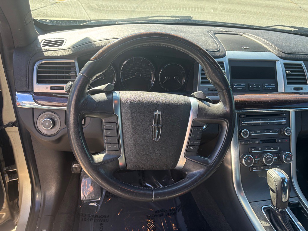 2010 Lincoln MKS Image 5
