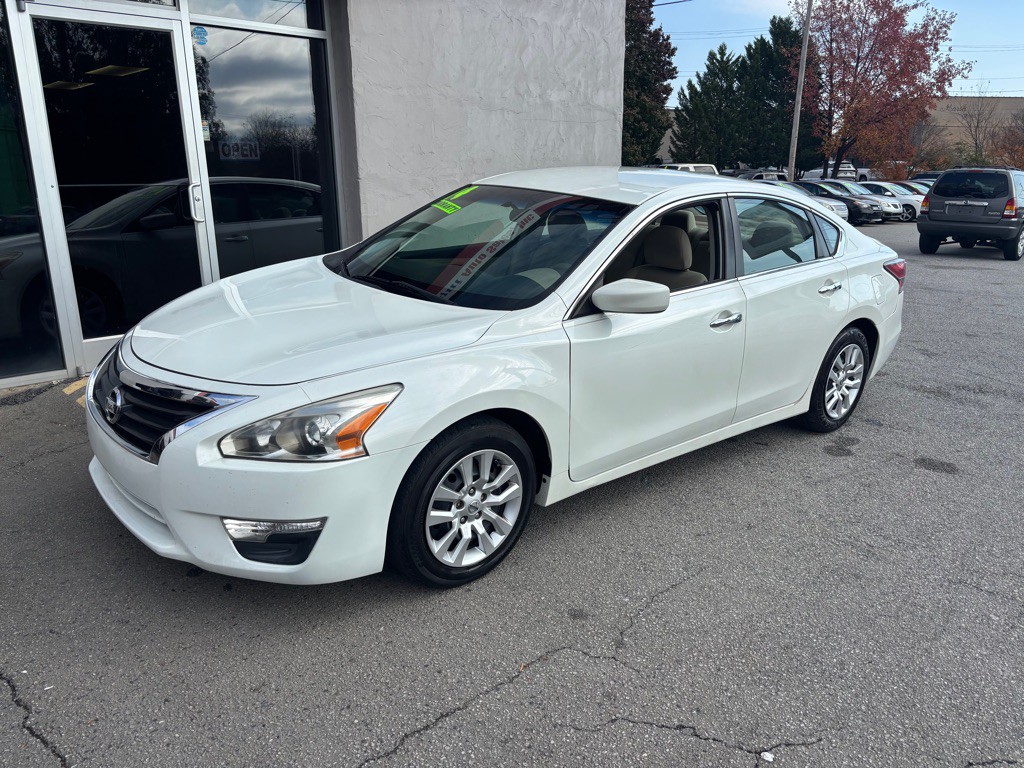 2014 Nissan Altima Image 1