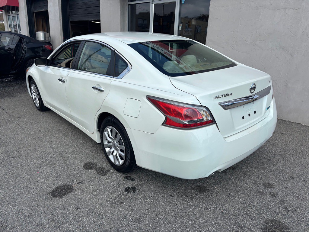 2014 Nissan Altima Image 2