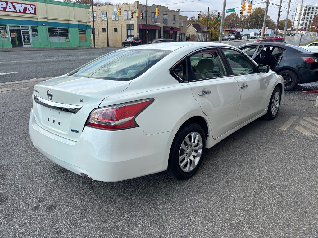 2014 Nissan Altima Image 4