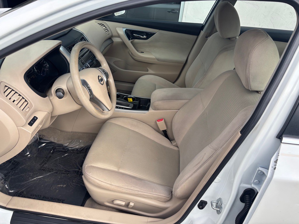2014 Nissan Altima Image 7