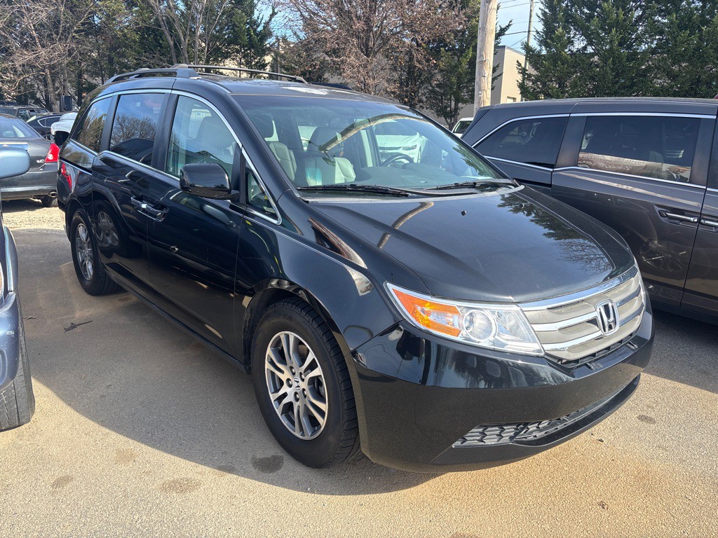2011 Honda Odyssey Image 2