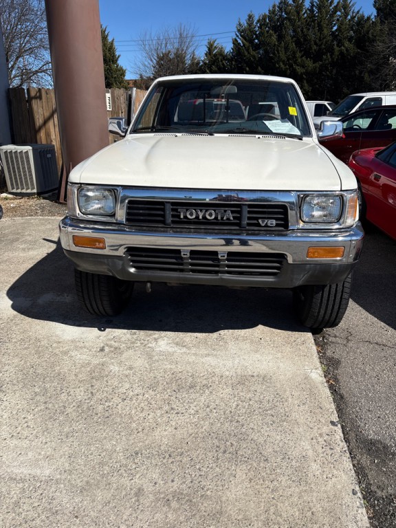 1990 Toyota Tacoma Image 1