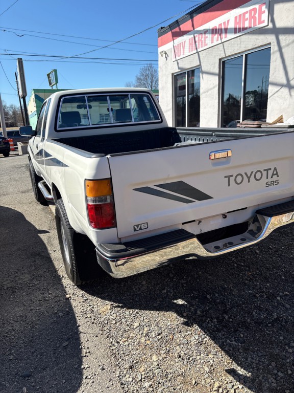 1990 Toyota Tacoma Image 6