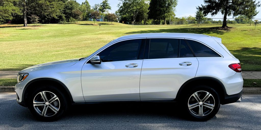 2016 Mercedes-Benz GLC-Class Image 2