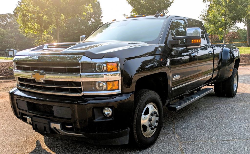 2019 Chevrolet Silverado 1500 Image 1