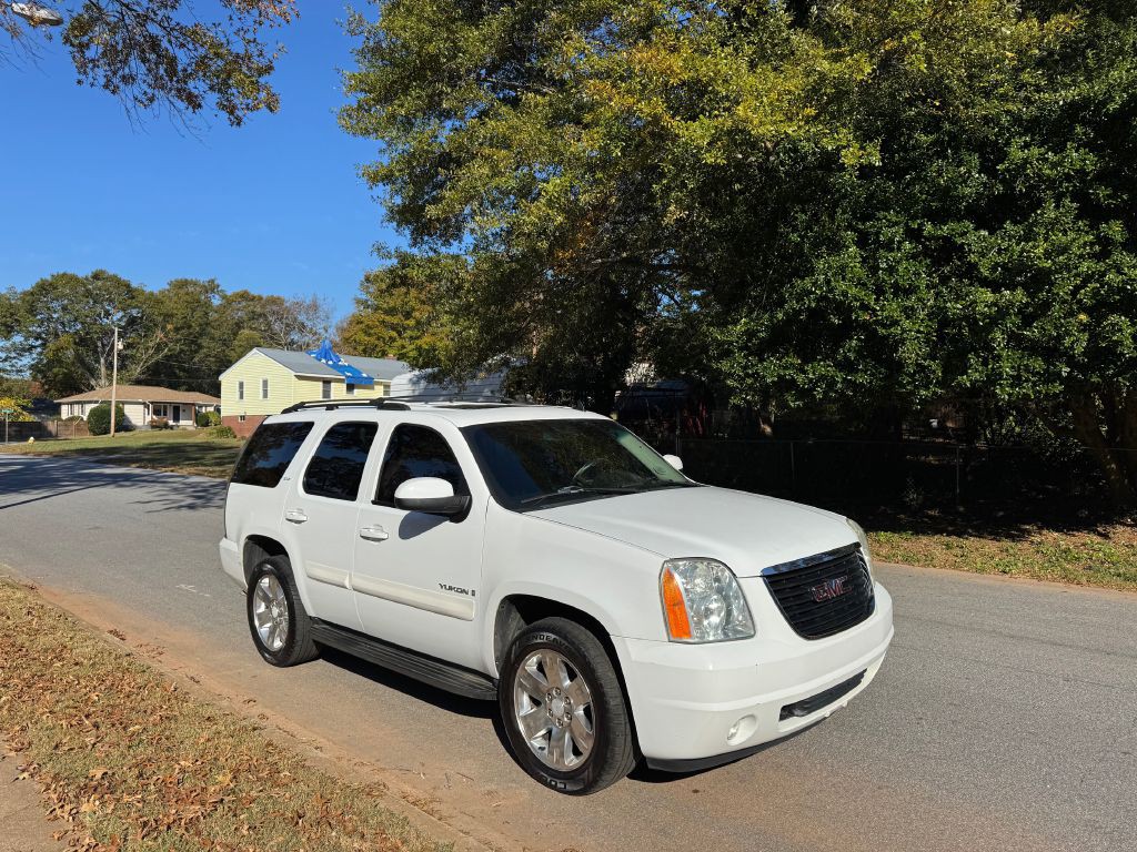 2008 GMC Yukon Image 2