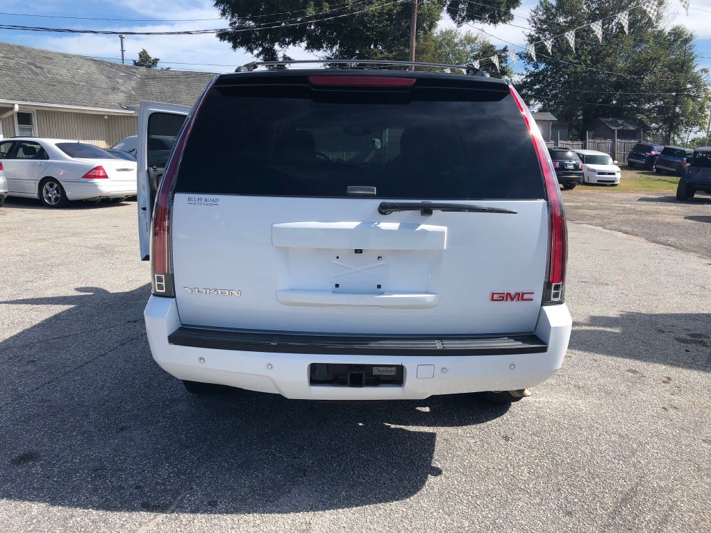 2008 GMC Yukon Image 8