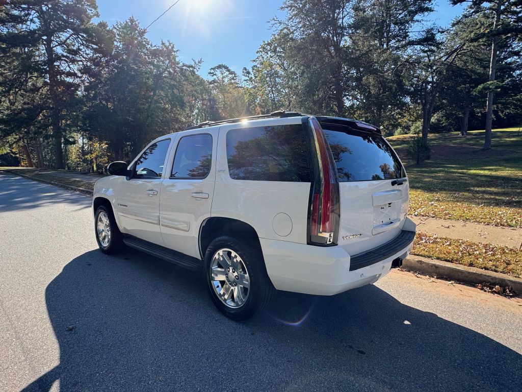2008 GMC Yukon Image 16