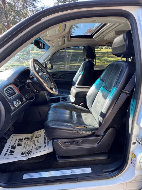 2008 GMC Yukon Image 17
