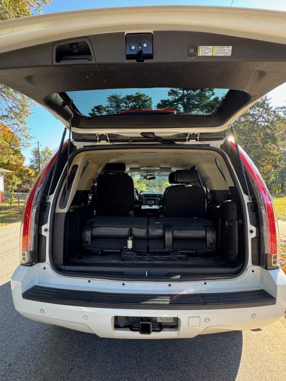 2008 GMC Yukon Image 12