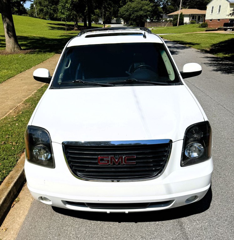 2008 GMC Yukon Image 2