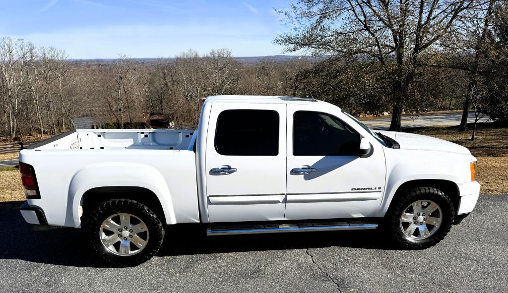 2008 GMC Sierra Image 3