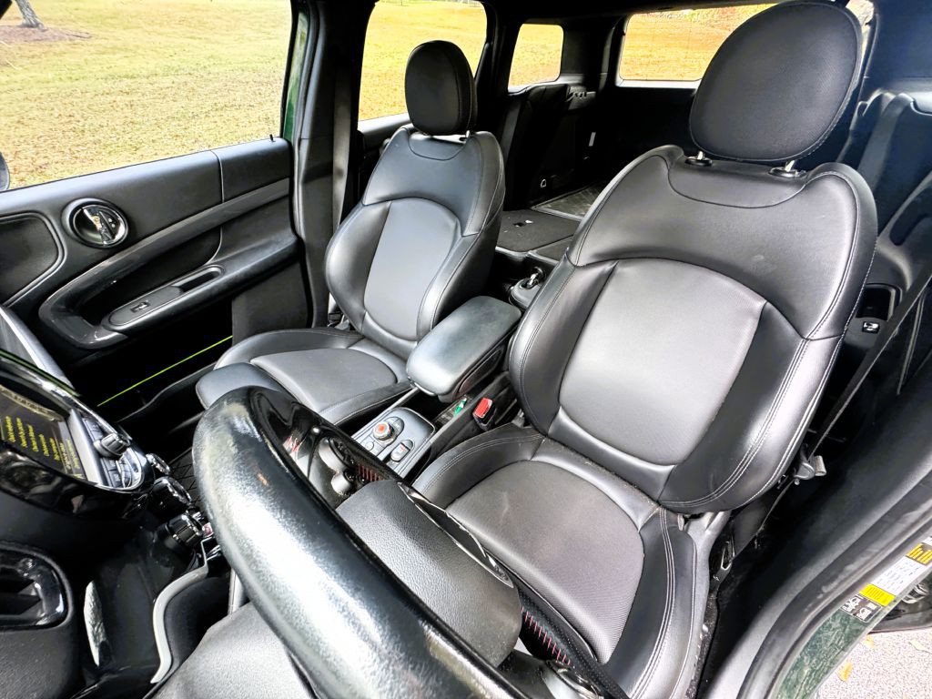 2017 MINI Cooper Image 9