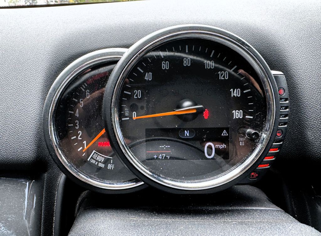 2017 MINI Cooper Image 11