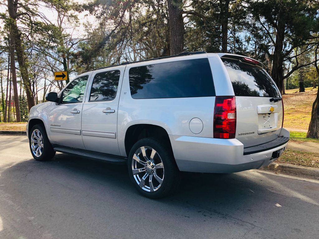2014 Chevrolet Suburban Image 5