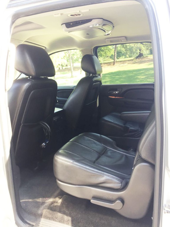 2014 Chevrolet Suburban Image 7