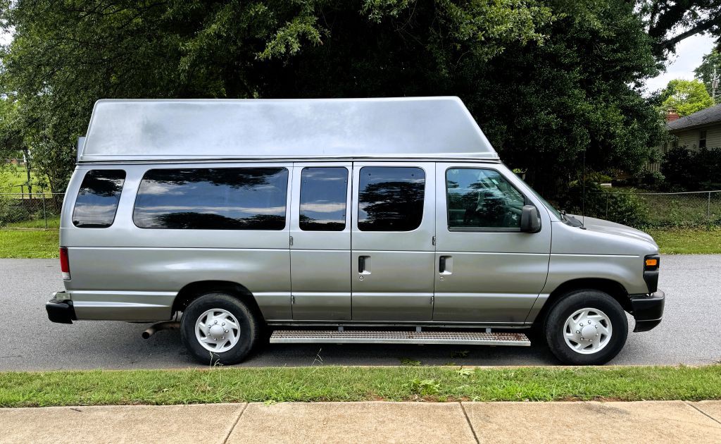 2010 Ford Econoline Image 4